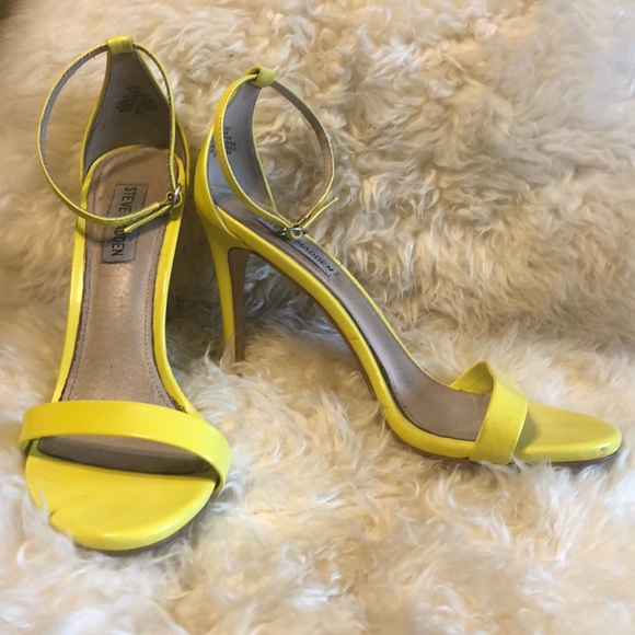Steve Madden Electric Yellow Stecy Patent Stiletto - Picture 2 of 4